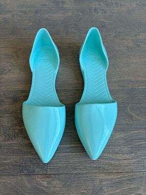 Native Audrey Pointed Toe Flats in Teal Blue Gloss (size 10)